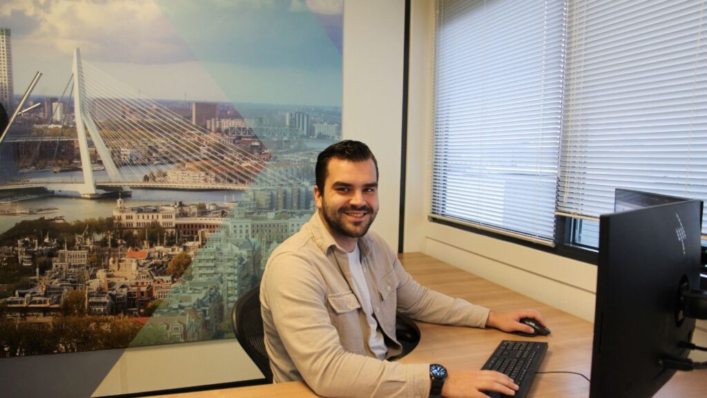 Matthijs aan het werk bij Justspark